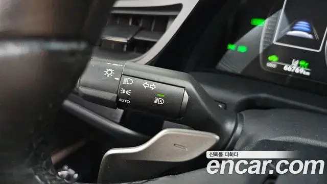 Lexus ES300h 2023 — Şəkil 10/32