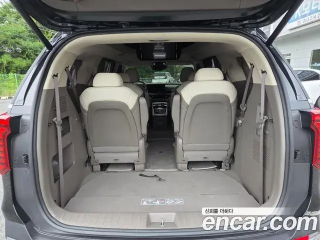 Kia Carnival 2025 — Şəkil 14/20