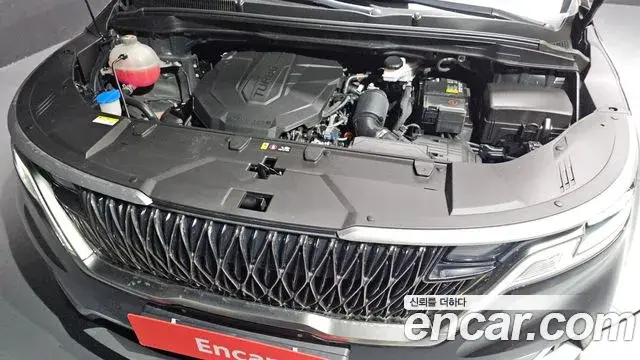 Kia Carnival 2023 — Photo 6/20