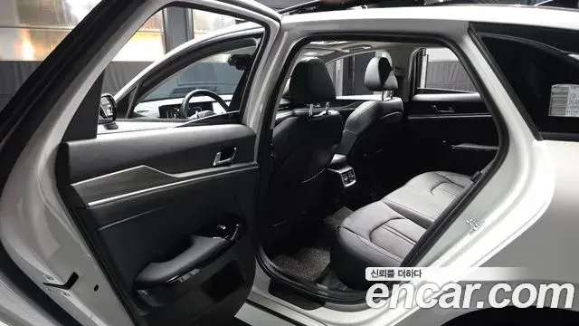 Kia K5 2024 — Photo 10/34