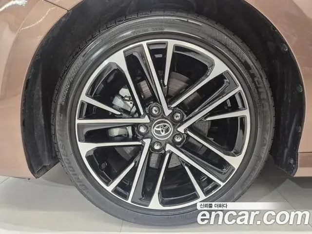 Toyota Camry 2024 — Photo 2/20