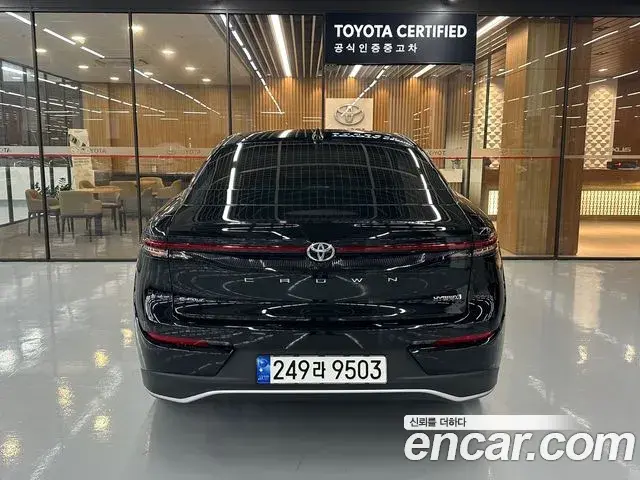Toyota Crown Crossover 2023 — Photo 3/19