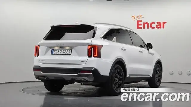 Kia Sorento 2024 — Фото 2/20