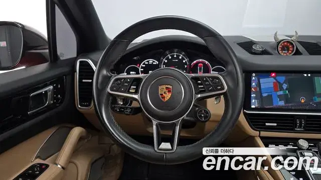 Porsche Cayenne 2019 — Фото 12/20