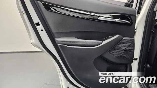Kia Seltos 2022 — ფოტო 25/34