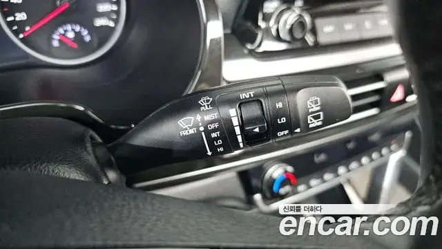 Kia Seltos 2022 — ფოტო 17/34