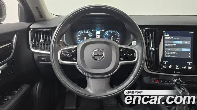 Volvo S90 2018 — Фото 12/20