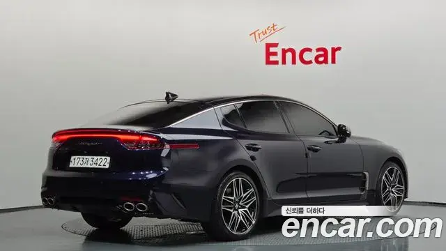 Kia Stinger 2021 — Фото 1/20