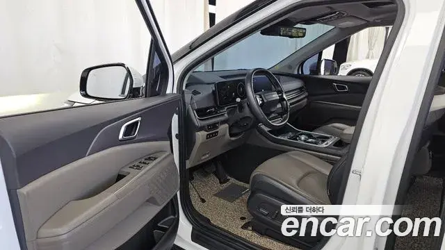 Kia Carnival 2025 — Photo 9/20