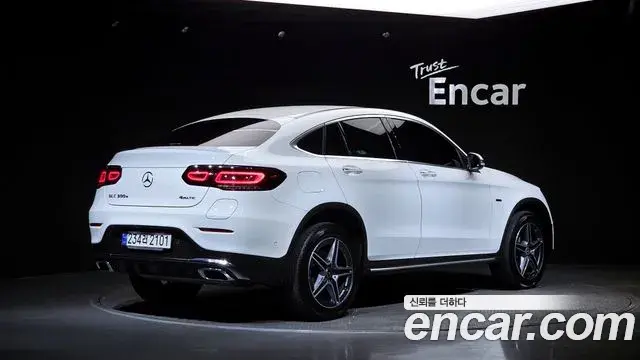 Mercedes-Benz GLC-Class 2020 — Photo 2/20