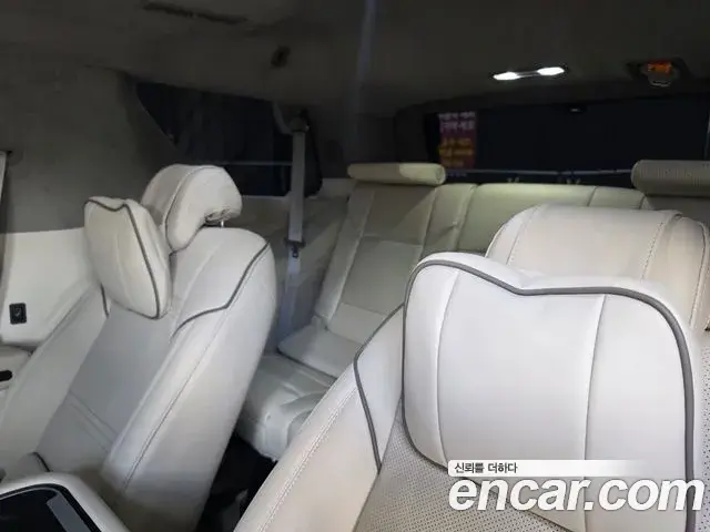 Cadillac Escalade 2023 — Фото 8/20