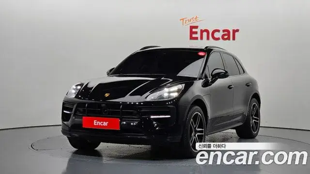 Porsche Macan 2020 — Фото 1/20