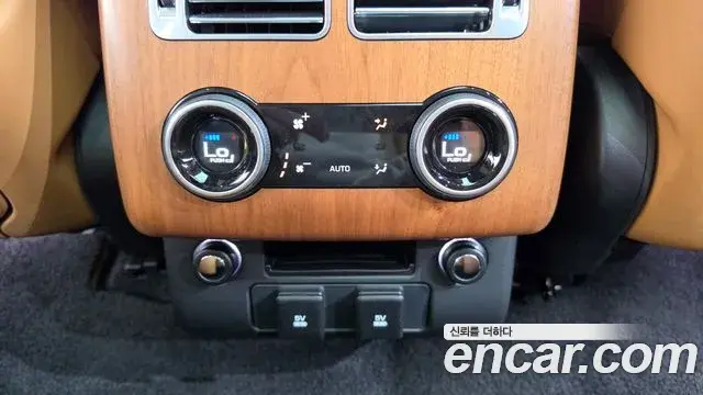 Land Rover Range Rover 2019 — ფოტო 16/34