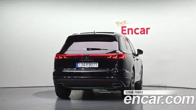 Volkswagen Touareg 2024 — Photo 3/37