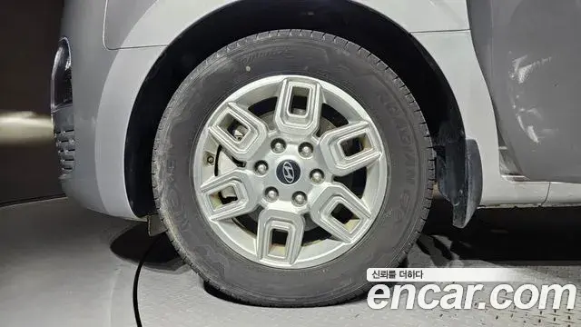 Hyundai Staria 2024 — Фото 5/20