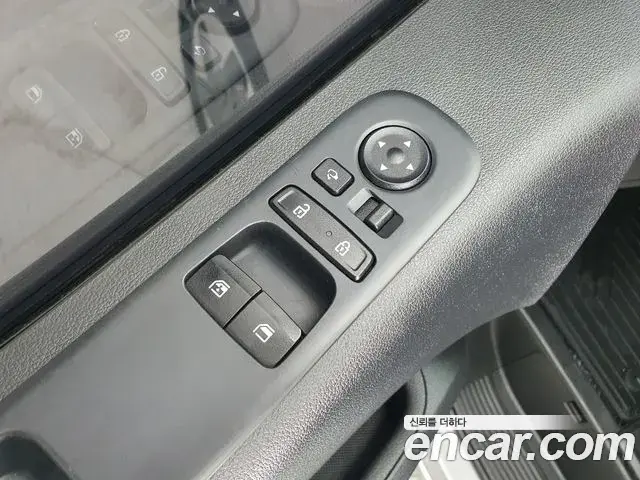 Hyundai Staria 2023 — Фото 16/20
