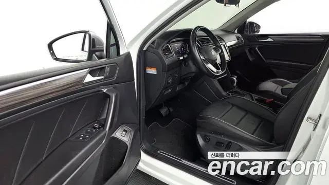 Volkswagen Tiguan Allspace 2023 — Photo 21/38