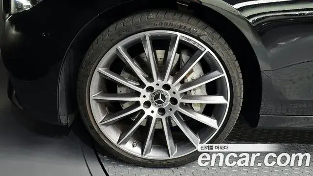 Mercedes-Benz E-Class 2021 — Фото 5/20