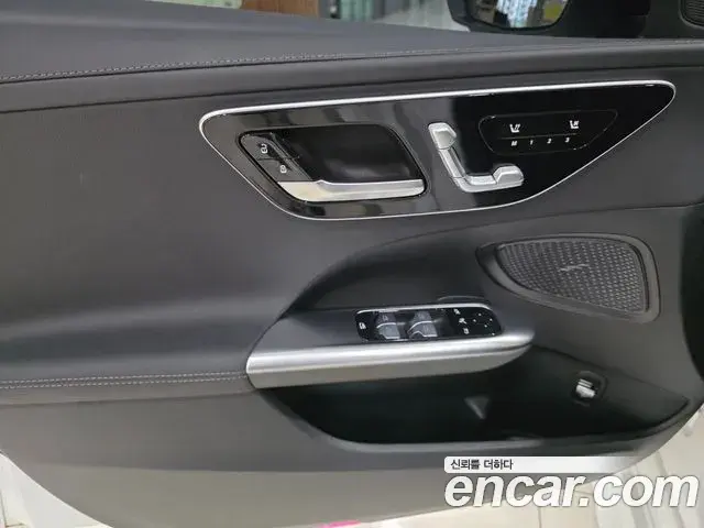 Mercedes-Benz C-Class 2026 — Фото 14/17