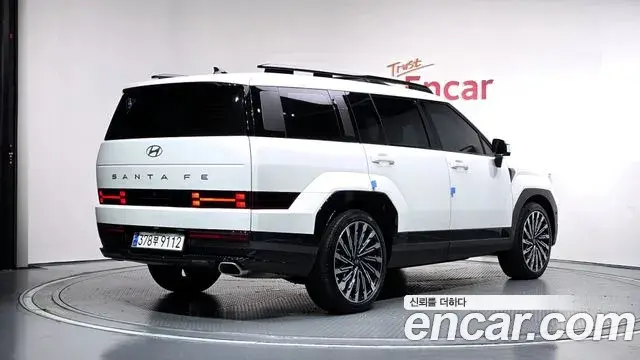Hyundai Santa Fe 2023 — Фото 2/20
