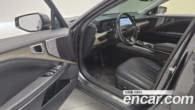 Kia K8 2023 — Photo 10/20