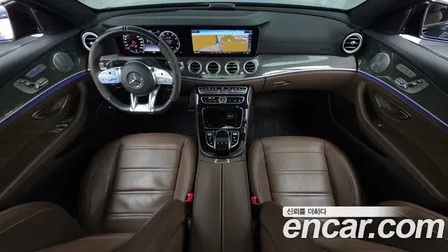 Mercedes-Benz E-Class 2019 — Photo 7/20