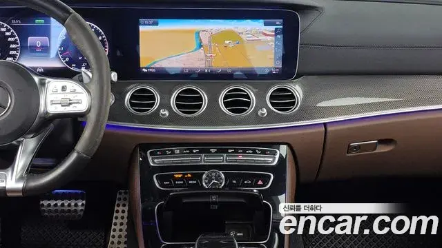 Mercedes-Benz E-Class 2019 — Photo 14/20