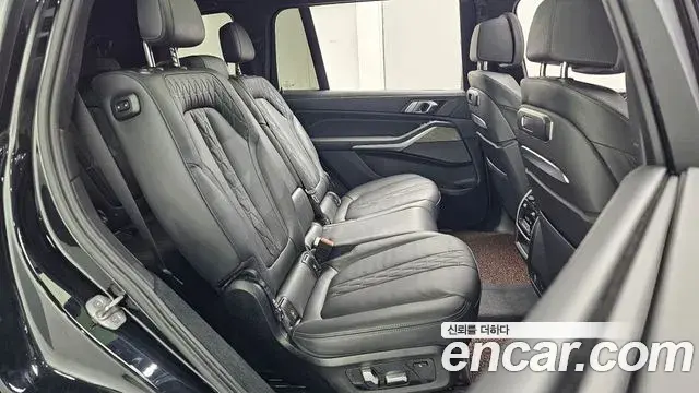 BMW X7 2022 — Photo 11/20