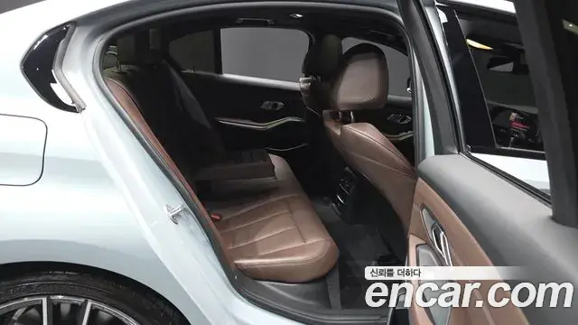 BMW 3 Series 2025 — Photo 12/20