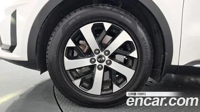 Kia Sorento 2021 — Фото 5/20