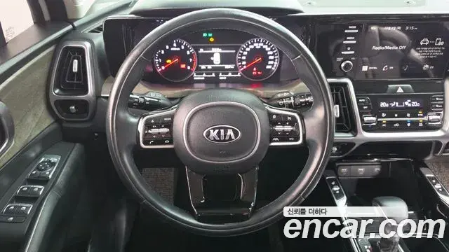 Kia Sorento 2021 — Фото 14/20