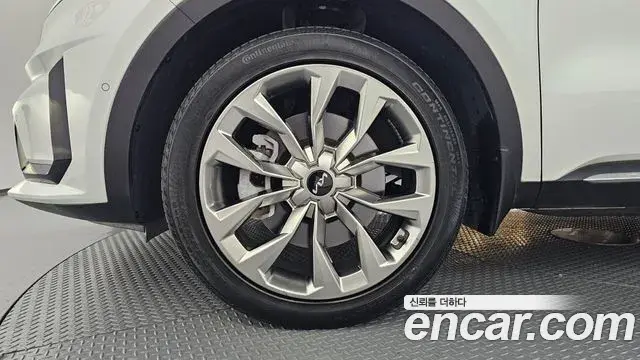 Kia Sorento 2023 — Photo 5/20