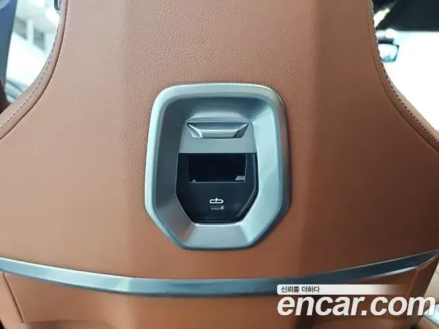 BMW 7 Series 2025 — Photo 13/19