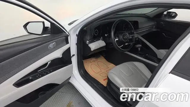 Hyundai Avante 2021 — Photo 10/20