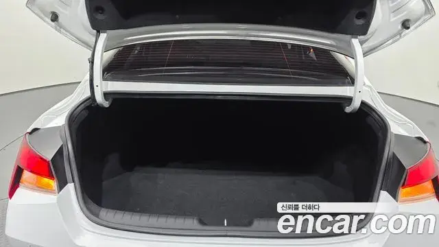Hyundai Avante 2021 — Photo 16/20