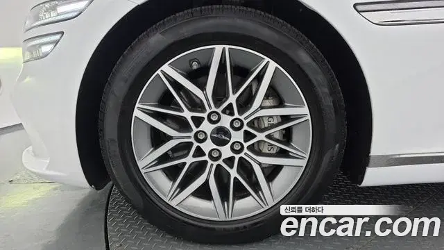 Genesis Electrified G80 2024 — Photo 5/20