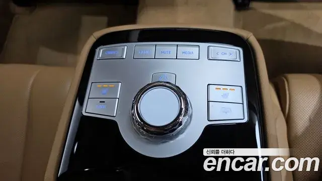 Genesis Electrified G80 2024 — Photo 12/20