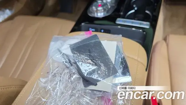 Genesis Electrified G80 2024 — Photo 16/20