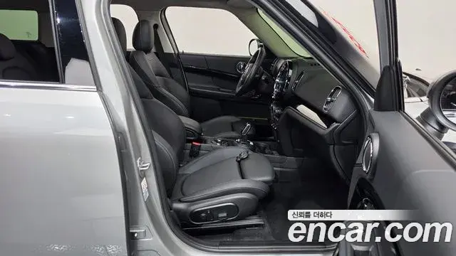 Mini Cooper Countryman 2023 — Photo 10/20