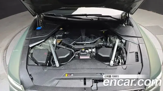 Genesis Electrified G80 2020 — Photo 6/20