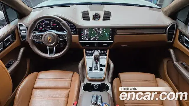 Porsche Cayenne 2023 — Photo 7/20