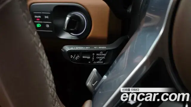 Porsche Cayenne 2023 — Photo 19/20