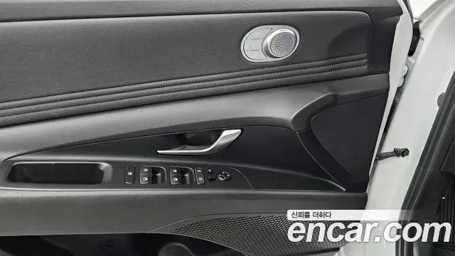Hyundai Avante 2020 — Photo 17/20