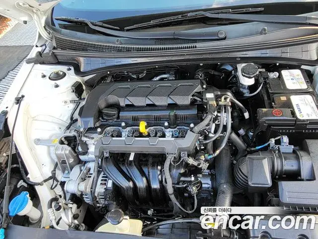 Hyundai Avante 2020 — Photo 18/20