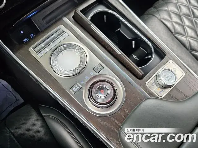 Genesis GV80 2020 — Photo 8/20
