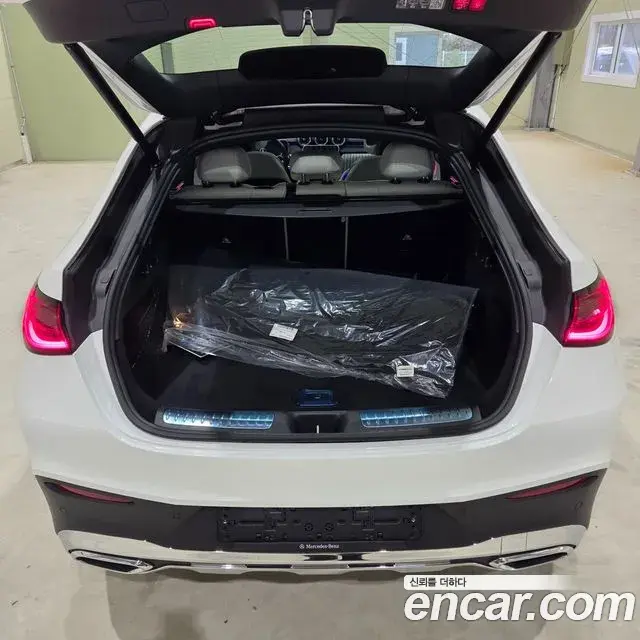 Mercedes-Benz GLC-Class 2026 — Photo 6/15