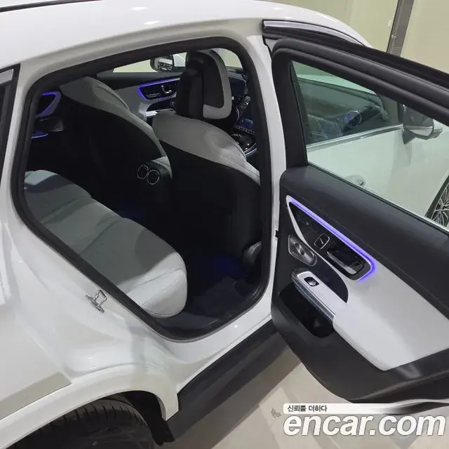 Mercedes-Benz GLC-Class 2026 — Photo 9/15