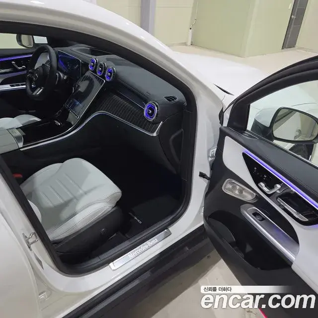 Mercedes-Benz GLC-Class 2026 — Photo 10/15