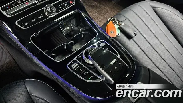 Mercedes-Benz E-Class 2019 — Фото 18/20