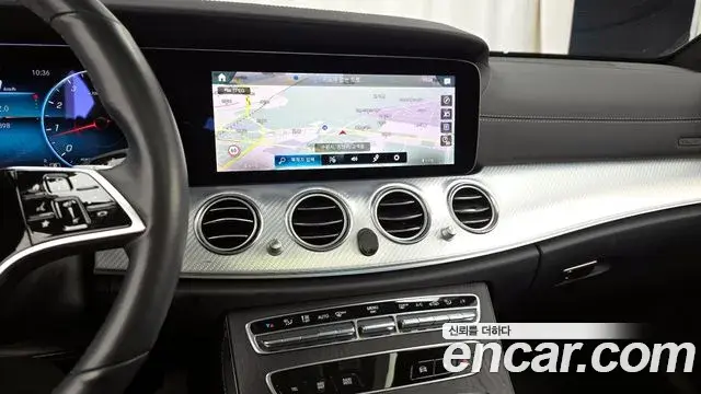 Mercedes-Benz E-Class 2021 — Photo 20/20